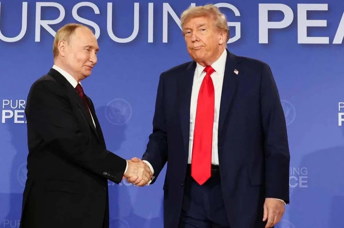    Встреча Владимира Путина и Дональда Трампа на базе Элмендорф-Ричардсон в Анкоридже, Аляска.