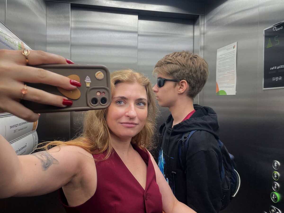 Кто-то выше меня уже давно.))