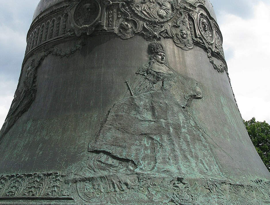 Барельеф с Анной Иоанновной