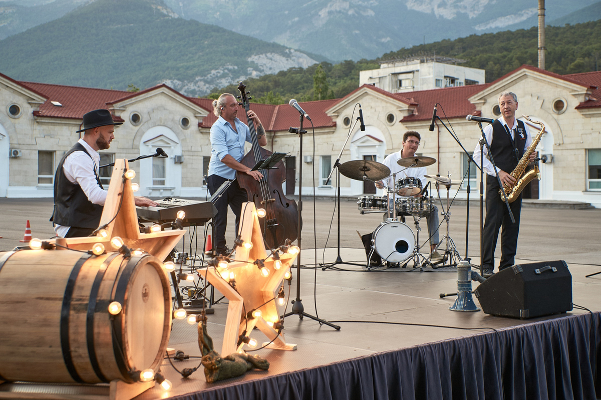 Концерт в Центре виноделия «Массандра» // Фото проекта «Джазовые вечера в Севастополе»