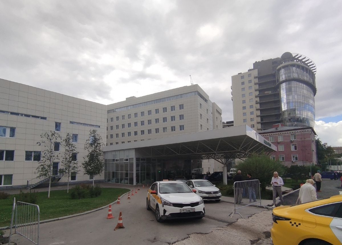 Онкологический центр на улице Дурова. Здесь и далее фото автора и(или) из личного архива автора, если не указано иначе.