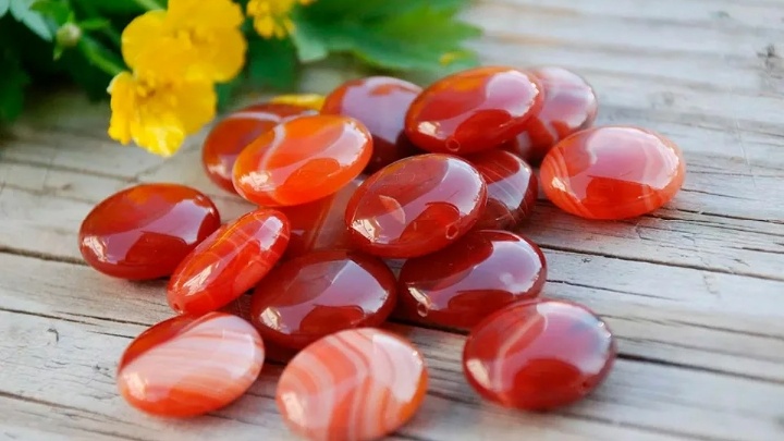 Сердолик обработанный. Здесь и далее изображения с ресурса Яндекс. Картинки.