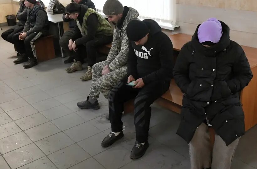 Почти на 20% больше мигрантов-нарушителей депортировали из России в 2025 году - МВД