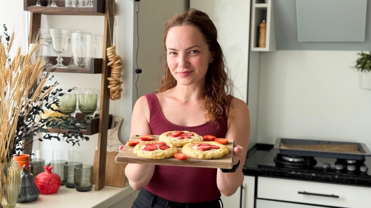 Всем привет! Меня зовут Юля, здесь я делюсь классными рецептами и просто своей жизнью. Рада новичкам и старичкам!