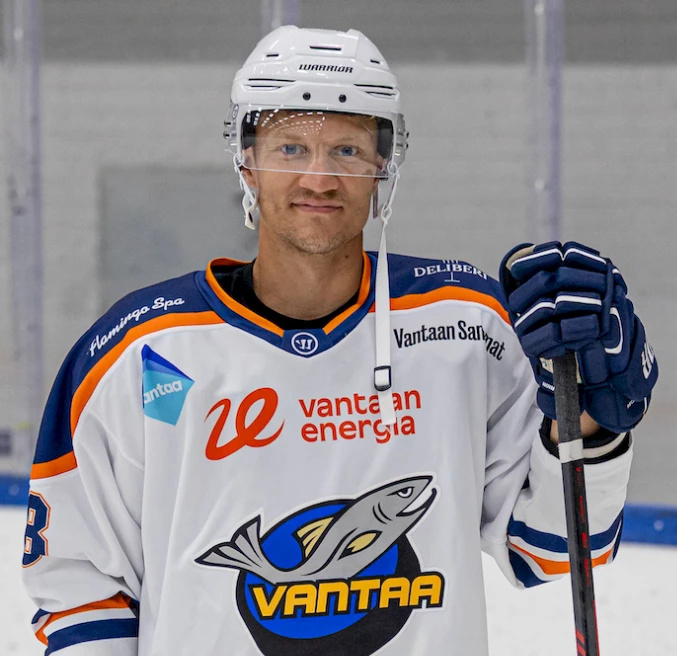    Теему Пулккинен.ХК «Киекко-Вантаа»