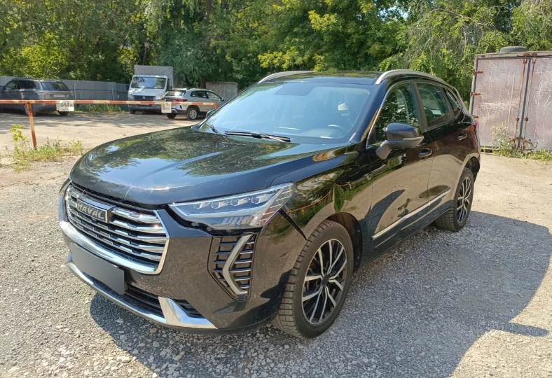 "Трудно назвать это машиной": коллега год катался на Haval Jolion, намотал 31.000 км. Поломки заставили "слить" машину, думает брать RAV4