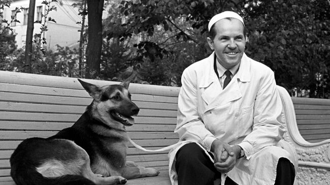 Владимир Петрович Демихов (1916-1998)