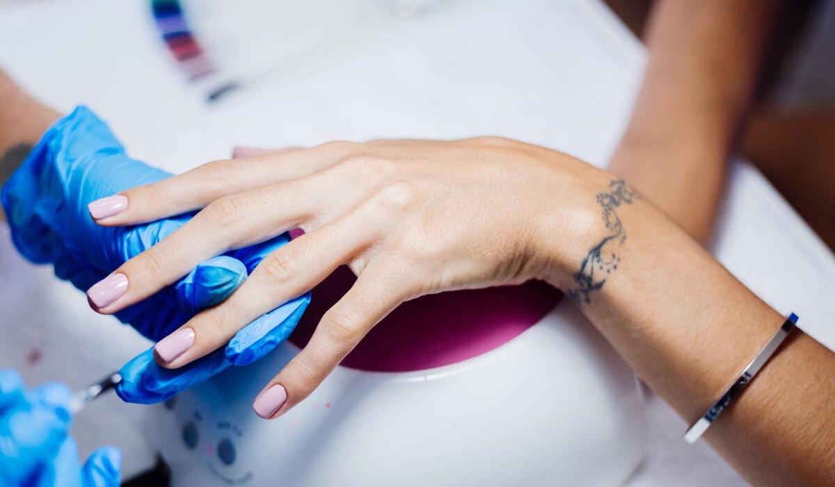     Запрет гель-лака: опасен ли для здоровья стойкий маникюр?