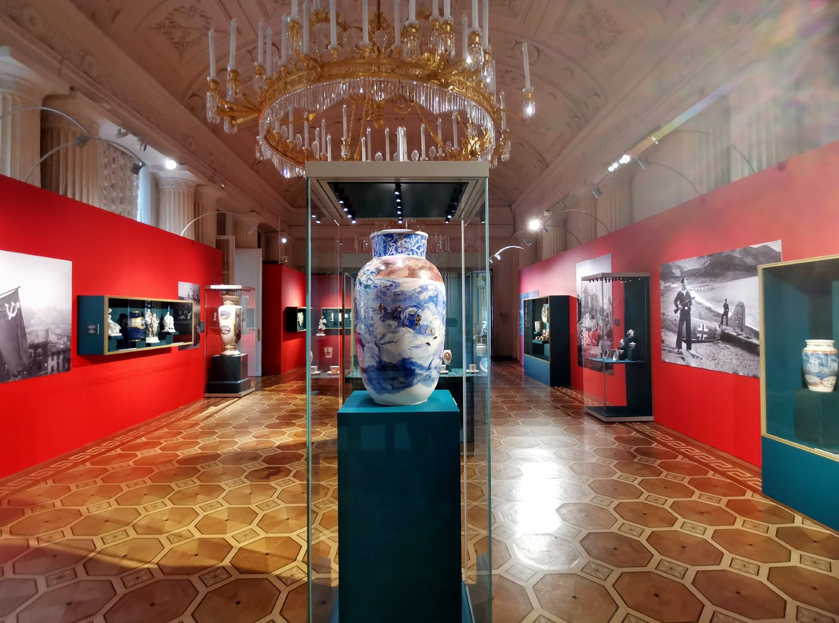 Арапский зал Государственного Эрмитажа. Выставка "Слава победителям!". Фото автора.