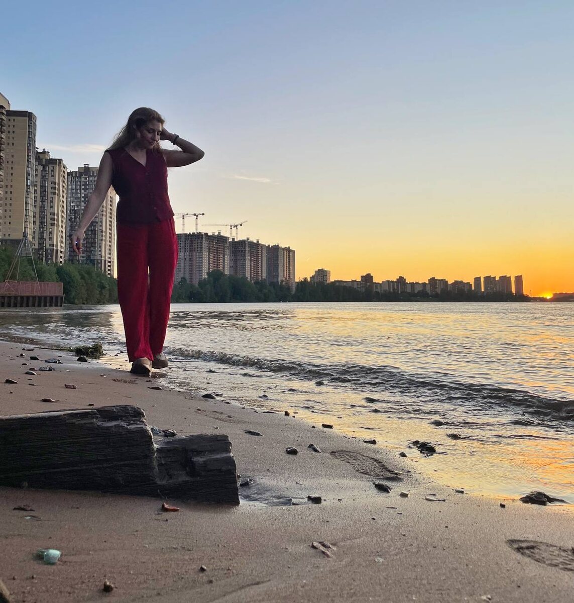 Наслаждаюсь жизнью. Это Нева.:)