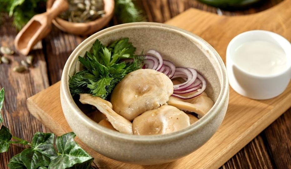 Солим и маринуем грузди на зиму холодным и горячим способом: лучшие рецепты