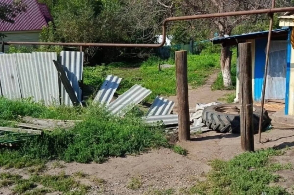    В Оренбуржье оторвавшееся у трактора колесо придавило двухлетнего ребенка