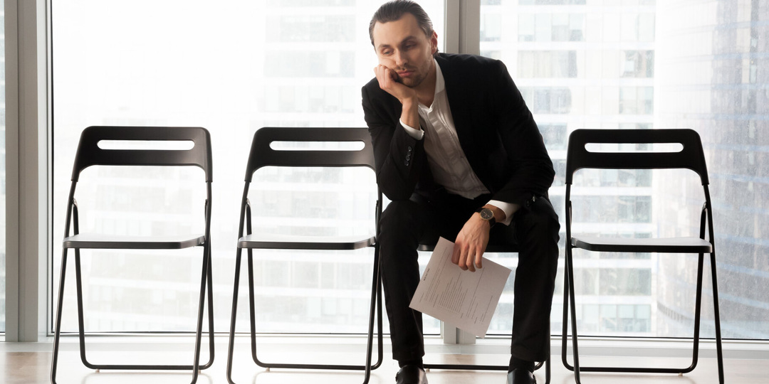 Экономика летит в пропасть: почему россиян отправляют в принудительный отпуск?