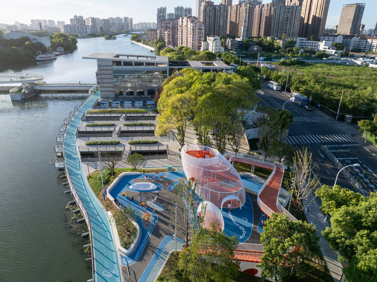 Beitang Street Section of the Grand Canal in Wuxi / ShangHai Daguan + Zebai Landscape