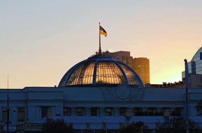 Обложка © Shutterstock / FOTODOM / G.Evgenij