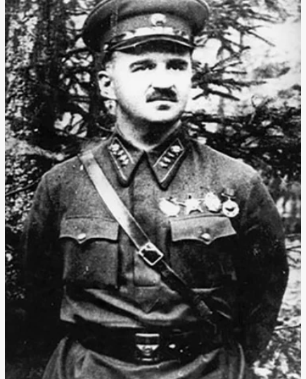Это был талантливый командир РККА и если бы не гибель в бою, наверняка мог стать большим военачальником, что признавалось многими