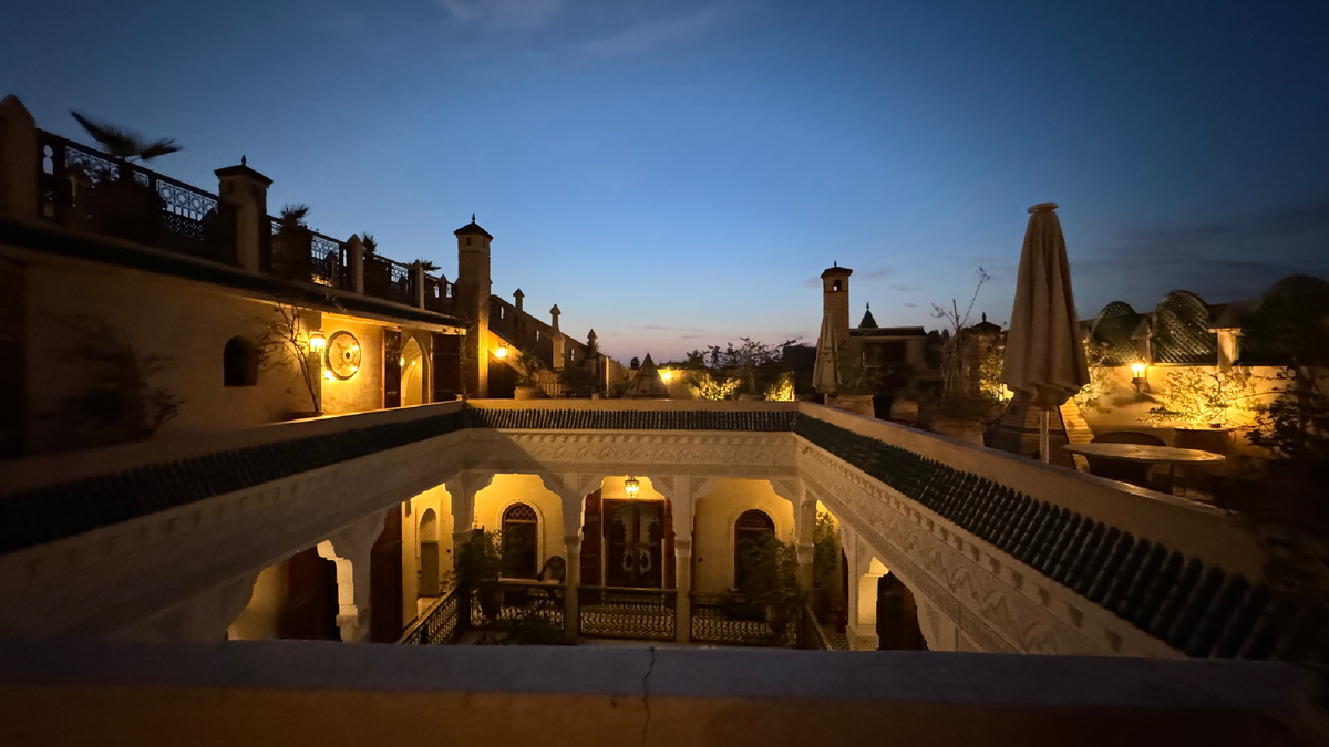 Риад в вечернее время