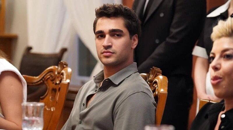 турецкий актёр Мерт Рамазан Демир