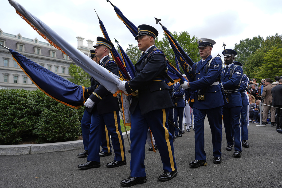    Julia Demaree Nikhinson / AP