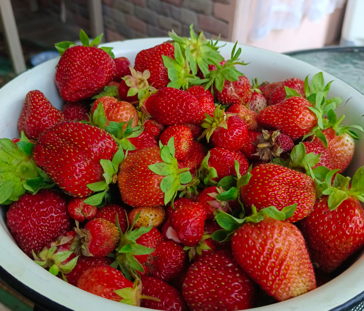 Клубника не очень в этому году порадовала 