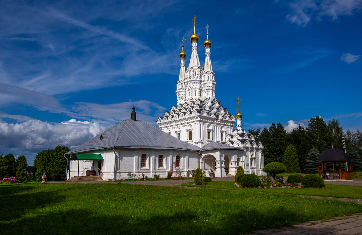 Церковь Смоленской иконы Божией Матери Одигитрии (Одигитриевская церковь). Иоанно-Предтеченский монастырь. Вязьма, Смоленская область. Фото автора статьи 
