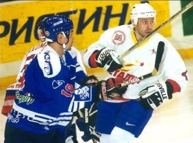 Изображение из открытых источников сервиса яндекс.картинки  (начало 2000-х, встреча "Лады" и "Металлурга")