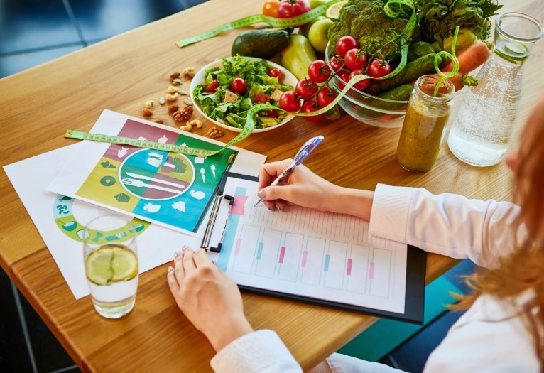 реклама нутрициолога... ну куда ж нутрициолог и без горы сырых овощей! / kashkovskaya.ru