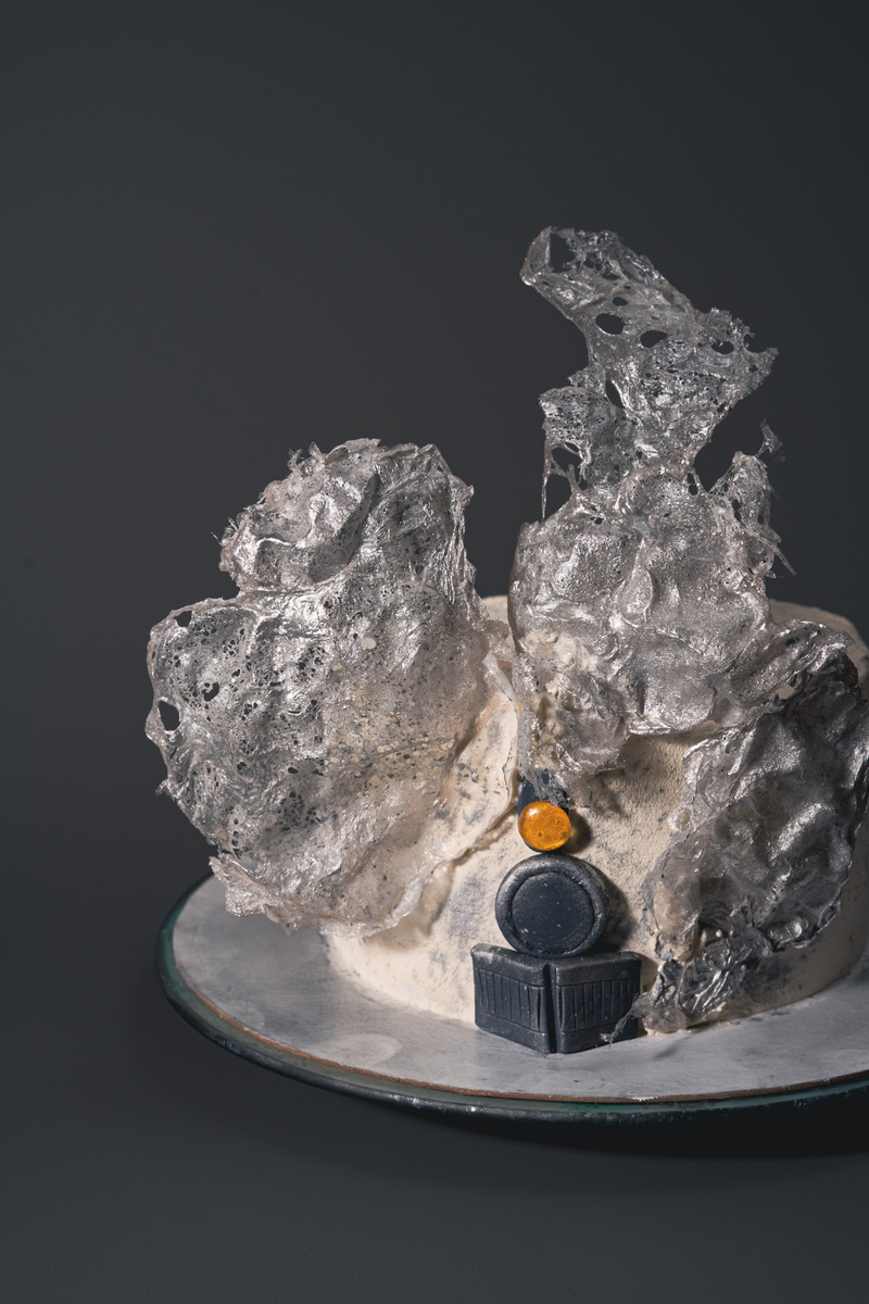 Торт - паровоз с клубами дыма