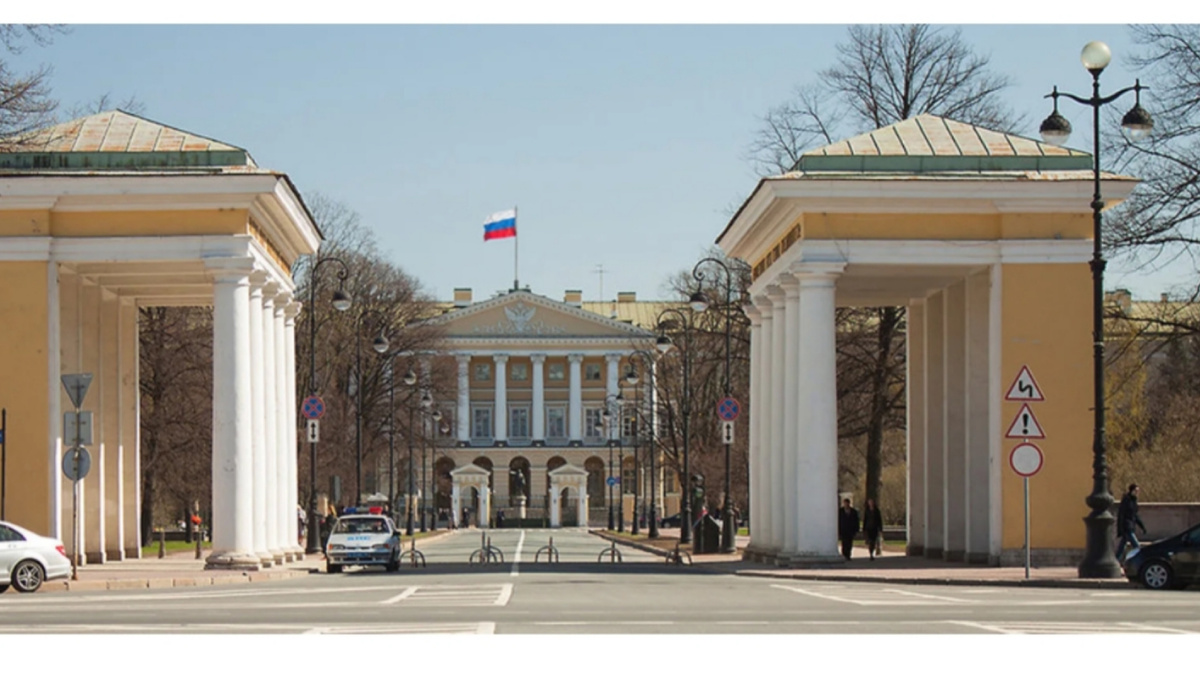 Смольный институт и парк