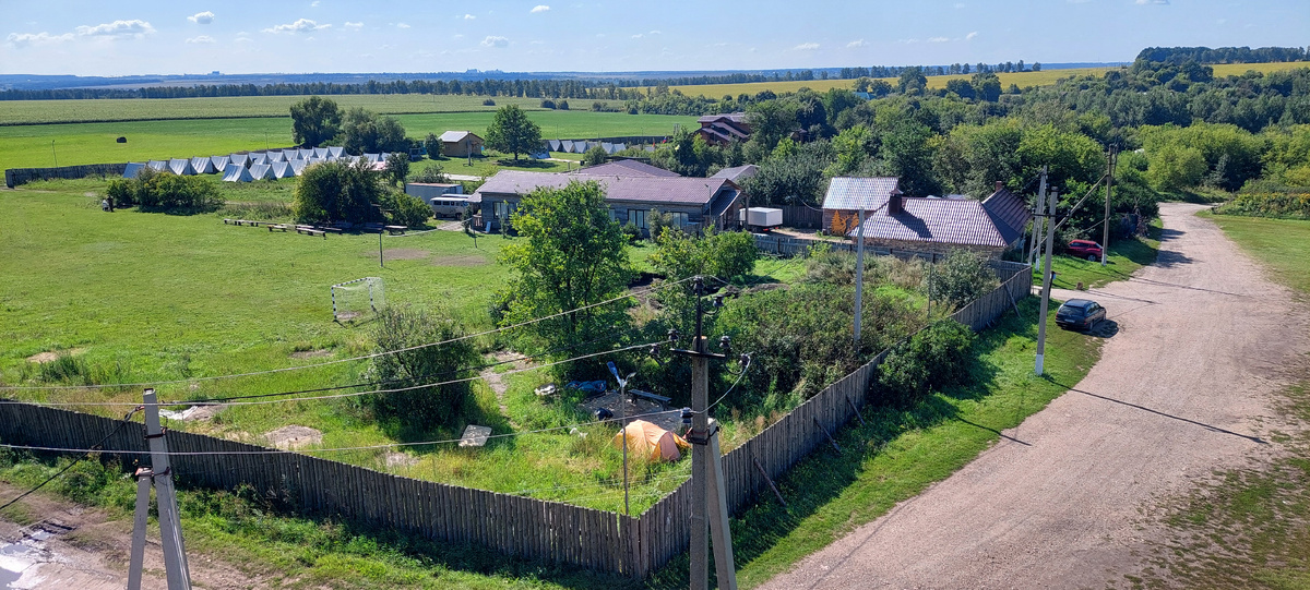 Там удачное сочетание заповедной природы (для меня)... 