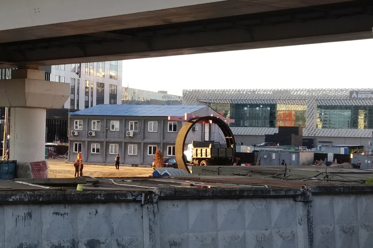 Автомобиль-памятник "ЗИЛ-130" в августе 2025 года, фото автора