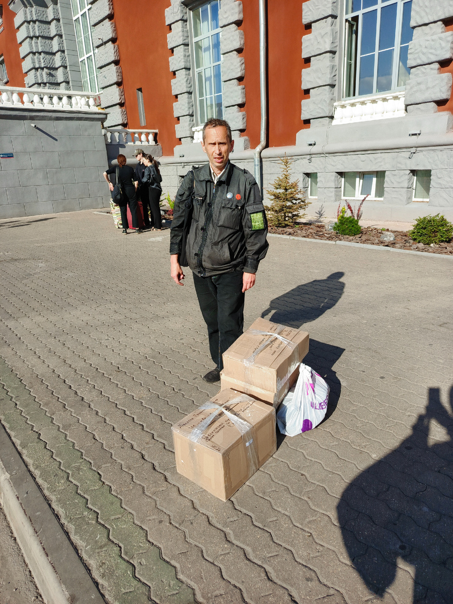 Авторские права на фотографию принадлежат Гуманитарной миссии "Москва - Курский фронт"