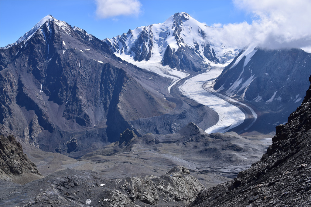 Вид с перевала Дзамараш