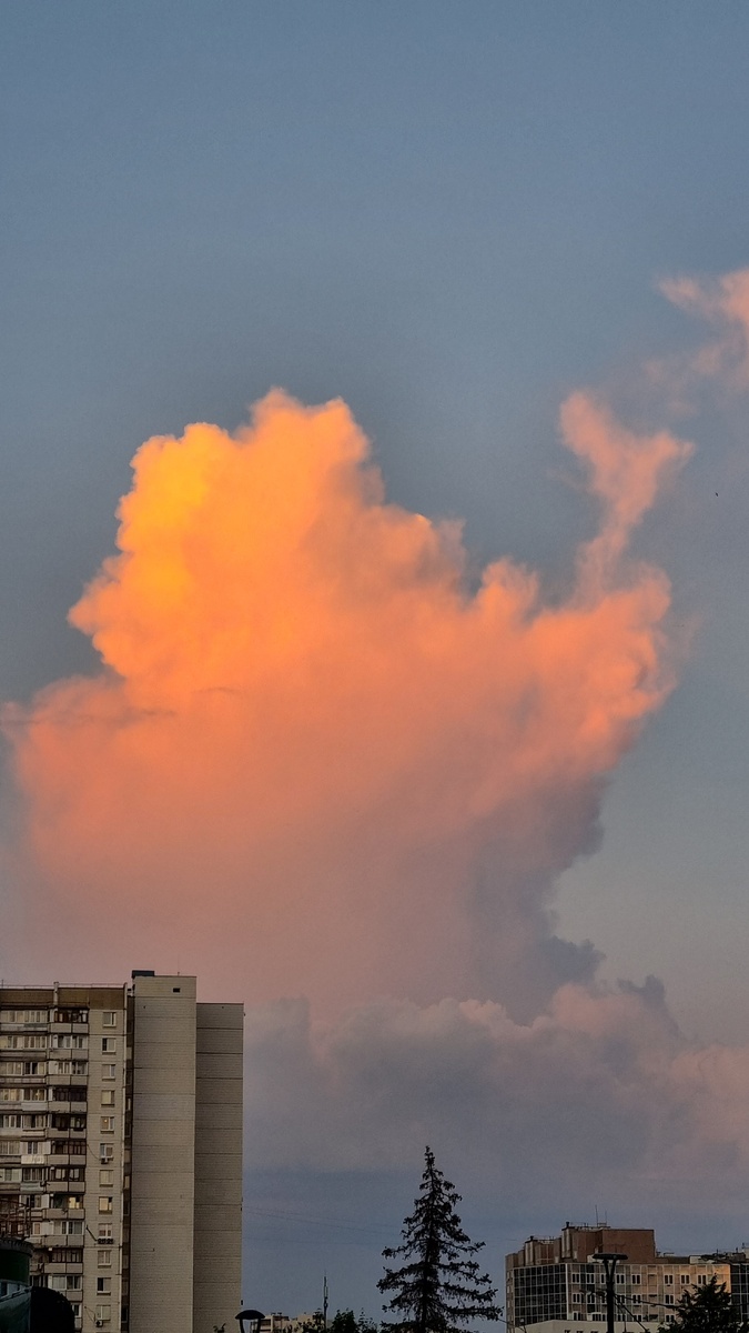Самое красивое небо дома))) Но в отпуск хочется опять😁😁😁
