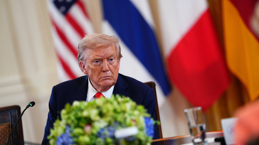    Фото: www.globallookpress.com/IMAGO/Aaron Schwartz / Pool via