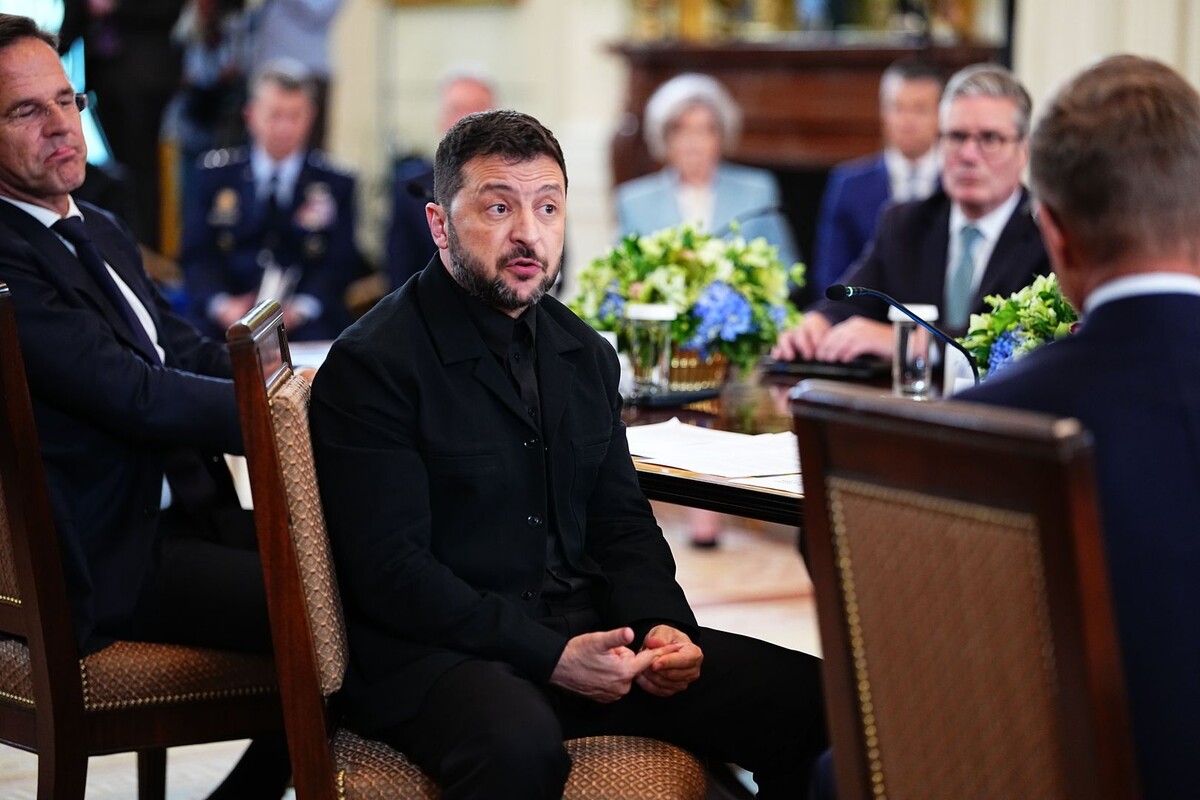    Глава киевского режима Владимир Зеленский / Источник: © Aaron Schwartz — Pool via CNP/Keystone Press Agency/Global Look Press