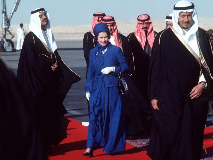 Елизавета II с официальным визитом в Саудовскую Аравию