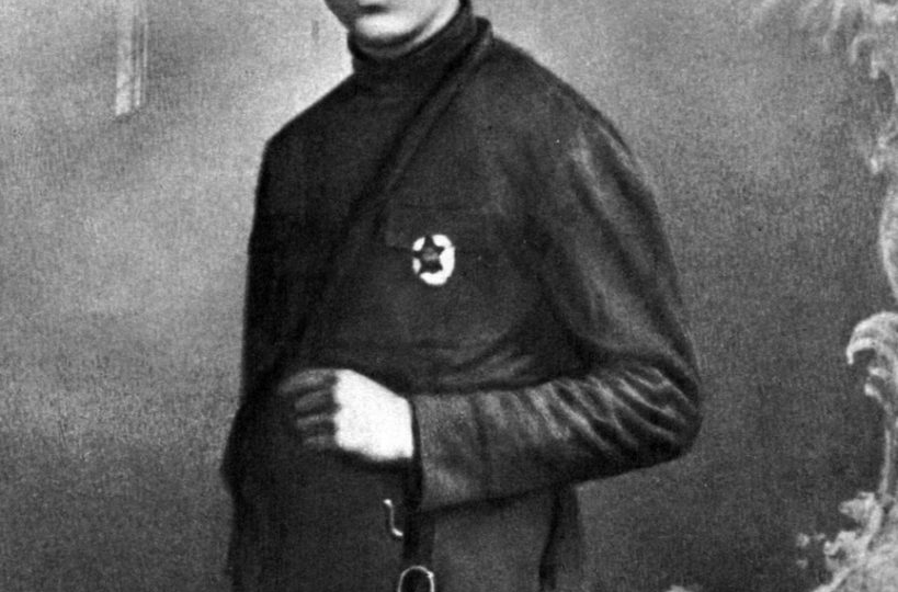 Всадник, скачущий в вечность: тайна имени Аркадия Гайдара