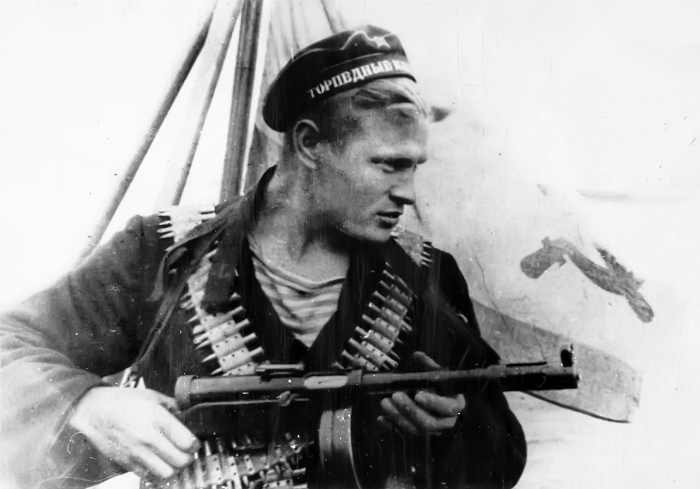 Как немецкие егеря хотели добить подскользнувшегося разведчика. Что тот сделал