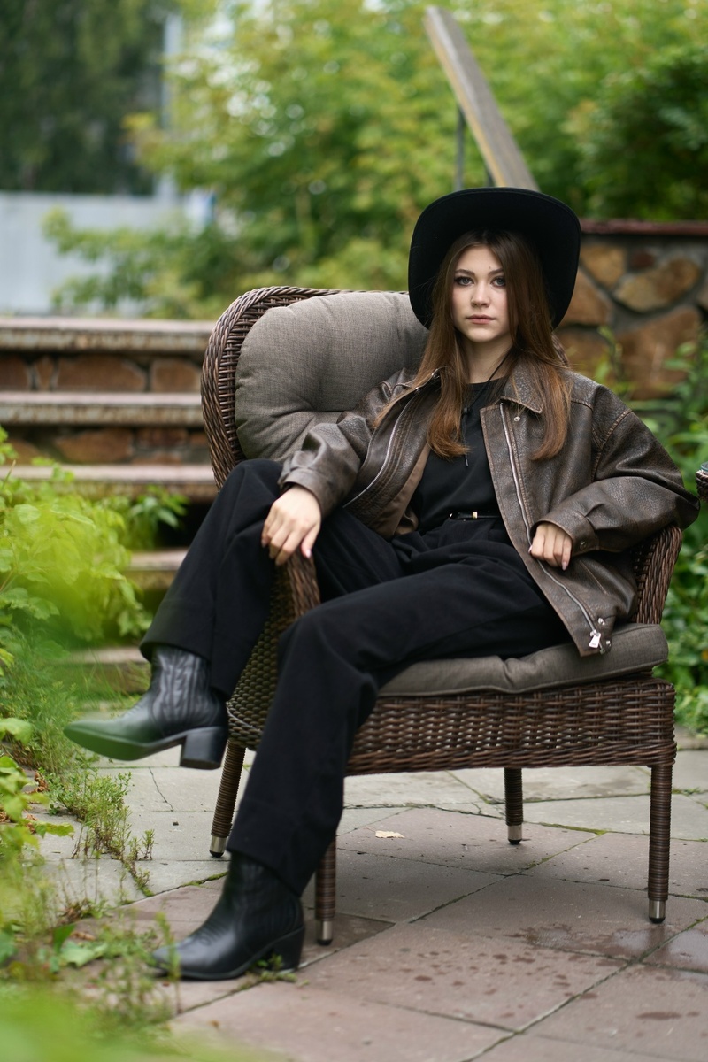 Кресл АЛИСА из искусственного ротанга и ковбой Лёля