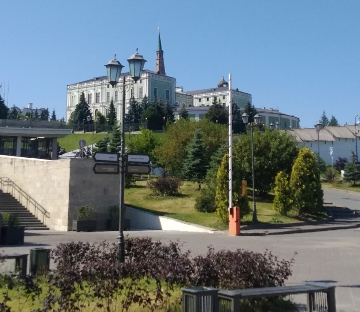 Кремлевская набережная (личное фото)