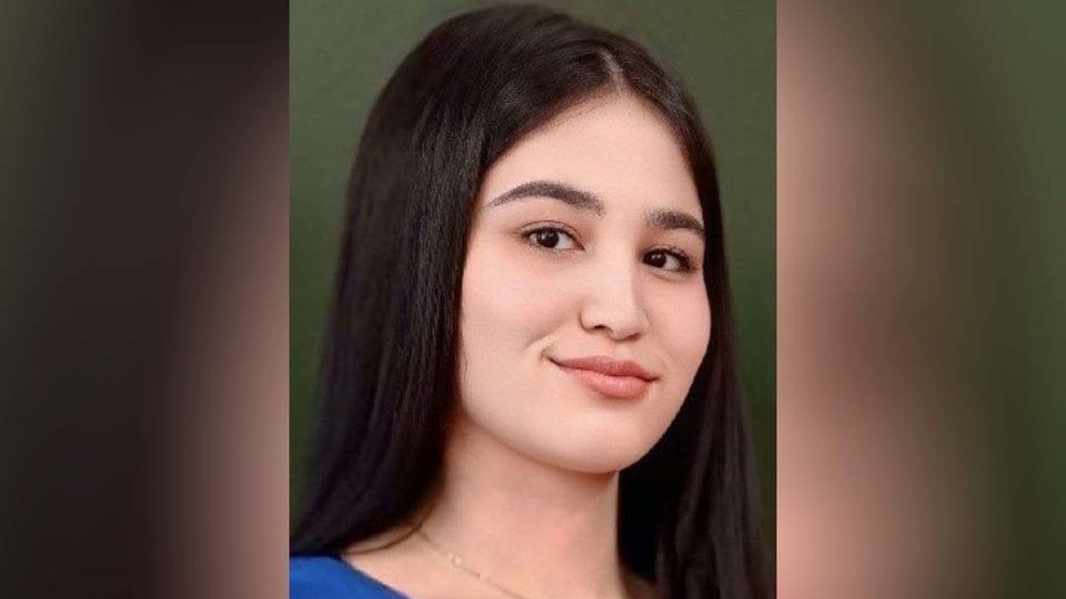 Без вести пропавшую 17-летнюю девушку ищут в Петербурге