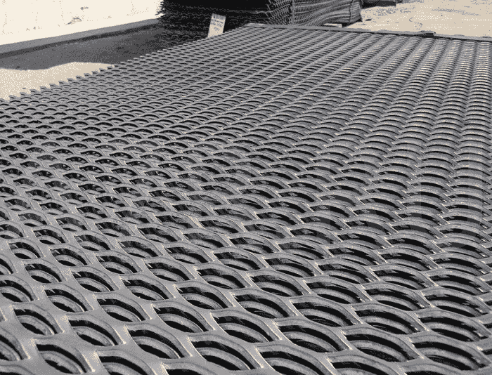 ПВЛ — это просечно-вытяжной лист, металлическое полотно с характерной сетчатой структурой.