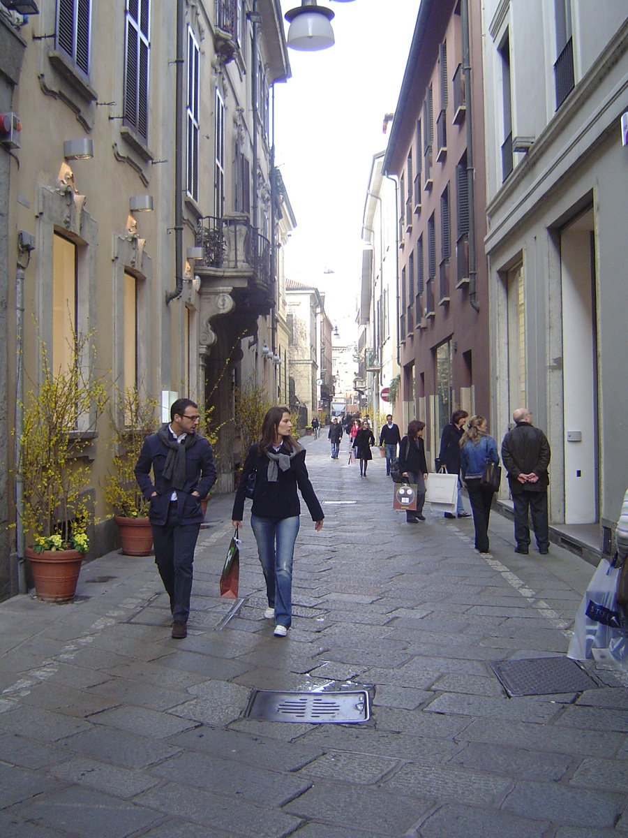 Виа дела Спига — улица в Милане, она из границ миланского Квартала моды. Фото: Википедия