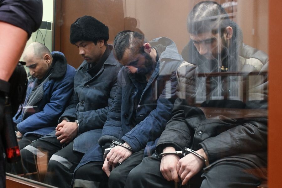    Исполнители теракта в концертном зале «Крокус Сити Холл» в зале суда / Источник: © Михаил Воскресенский/РИА Новости