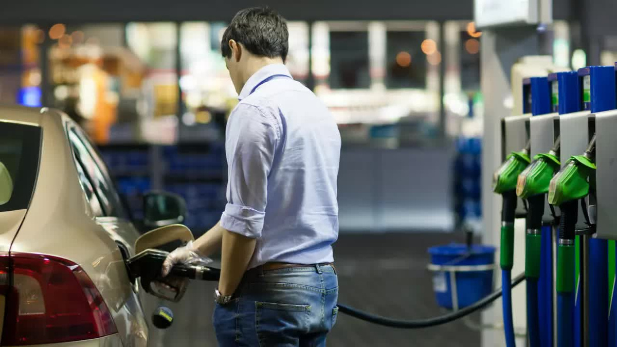 В Минэнерго России уверяют, что рынок якобы полностью обеспечен бензином