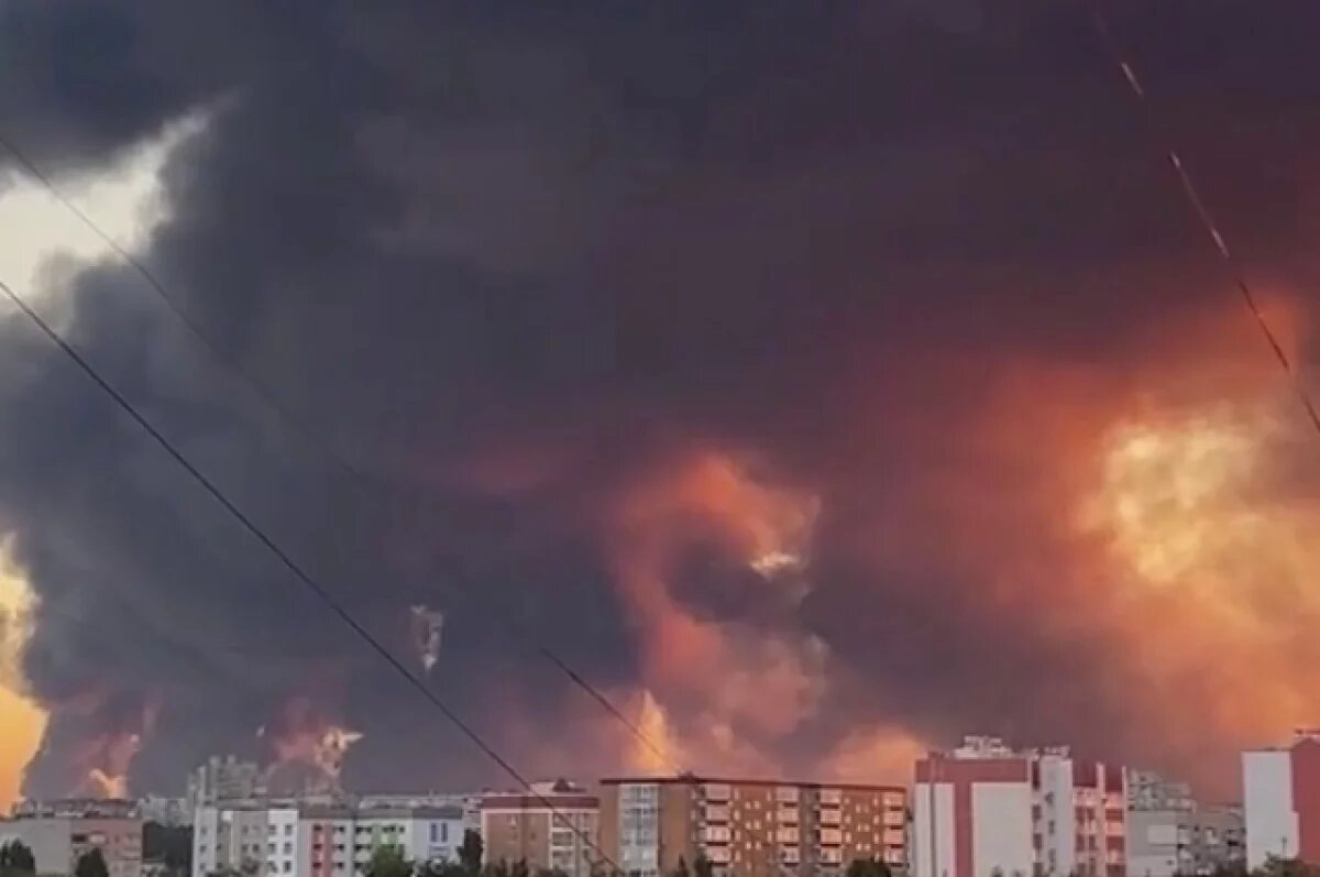    Очевидец снял затянувший небо над Кременчугом дым от пожара на НПЗ