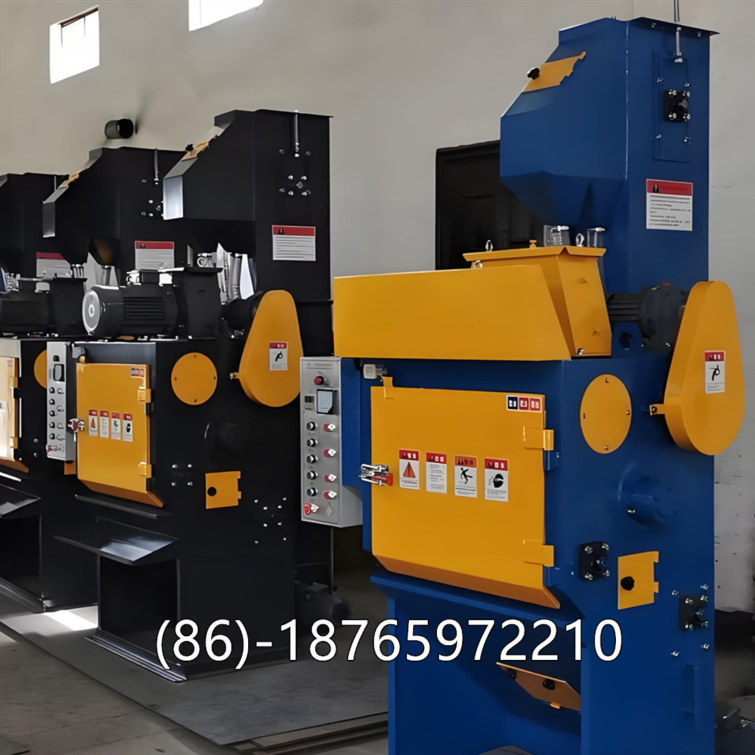 Дробеструйная установка барабанного типа — это тип оборудования для обработки поверхности, специально разработанный для очистки, удаления окалины и заусенцев с отливок, поковок и других деталей малого и среднего размера. Установка использует бесконечную резиновую или стальную ленту для барабанного типа деталей, подвергая все поверхности воздействию высокоскоростной абразивной струи, подаваемой дробеструйными турбинами.