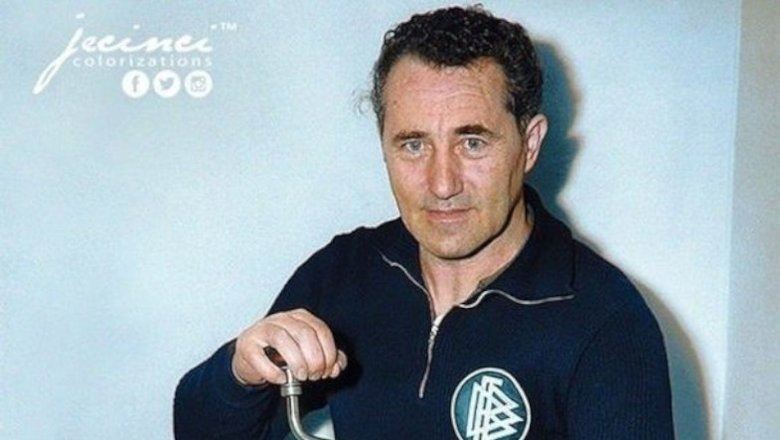    Ади Дасслер  Соцсети