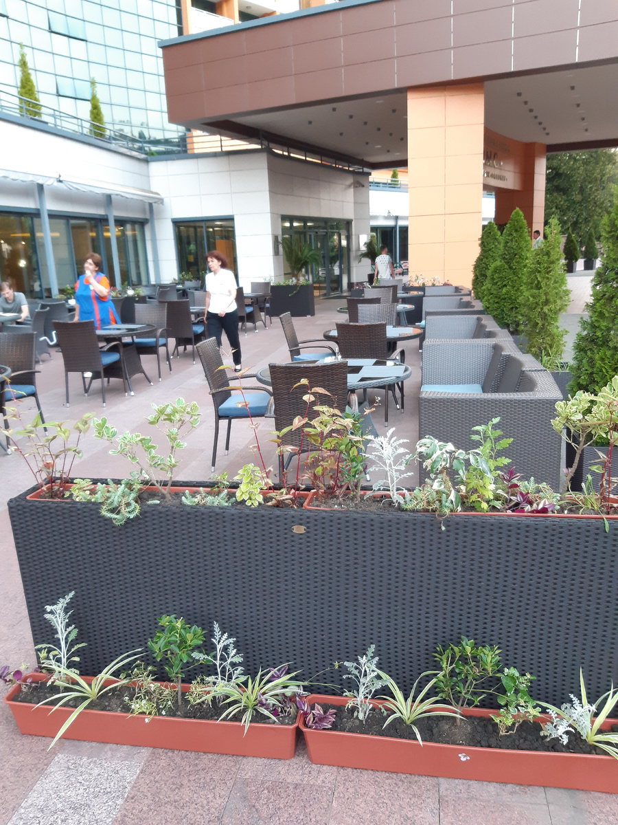 Прямоугольное ротанговое кашпо, с внутренней пластиковой вставкой